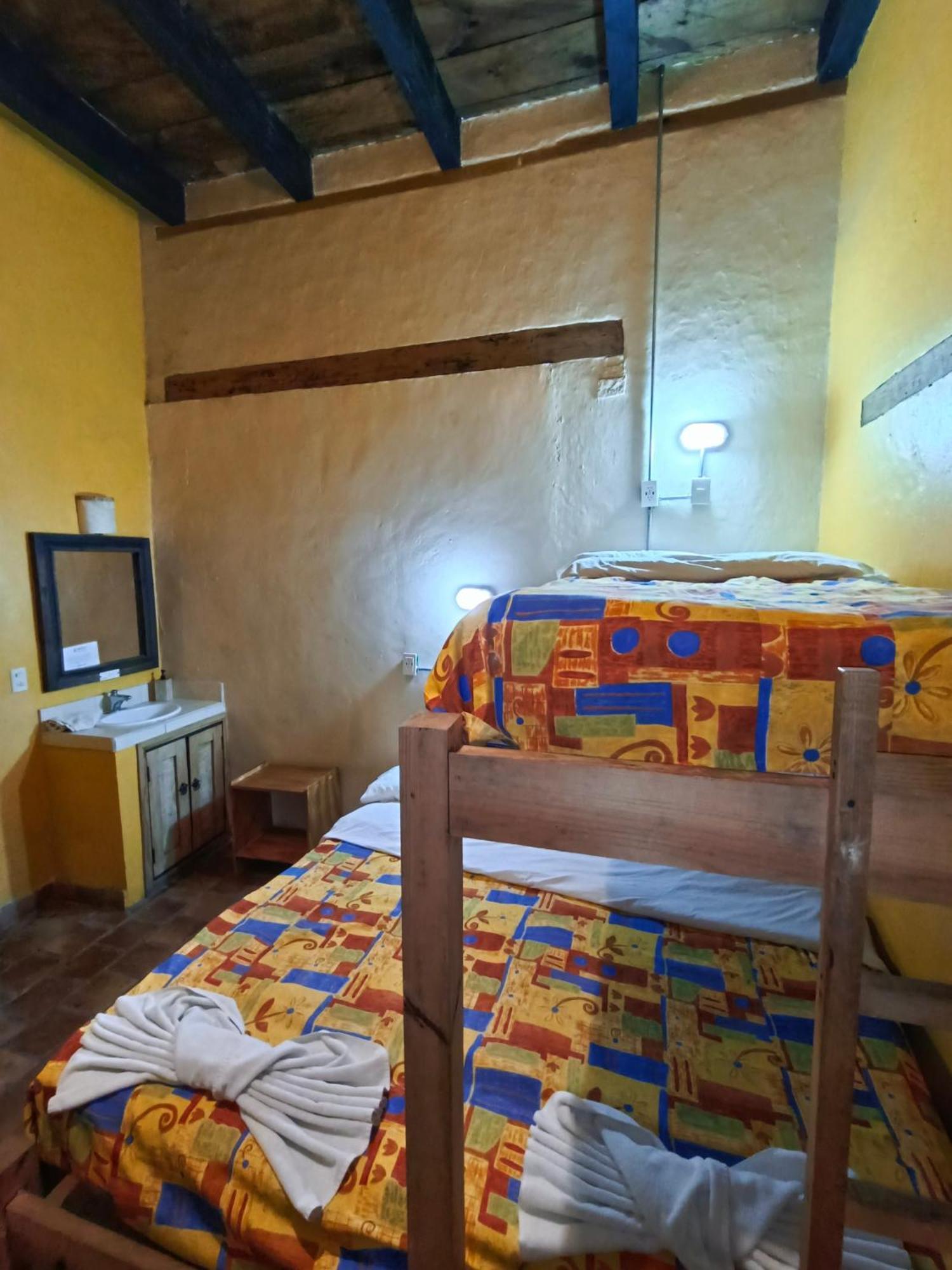 Rossco Hostel San Cristobal de las Casas Exterior photo